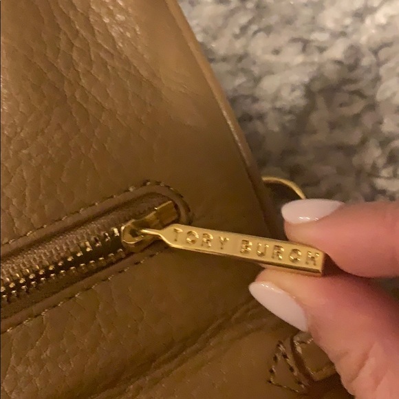 Tory Burch shoulder bag/clutch slightly used - Picture 3 of 5